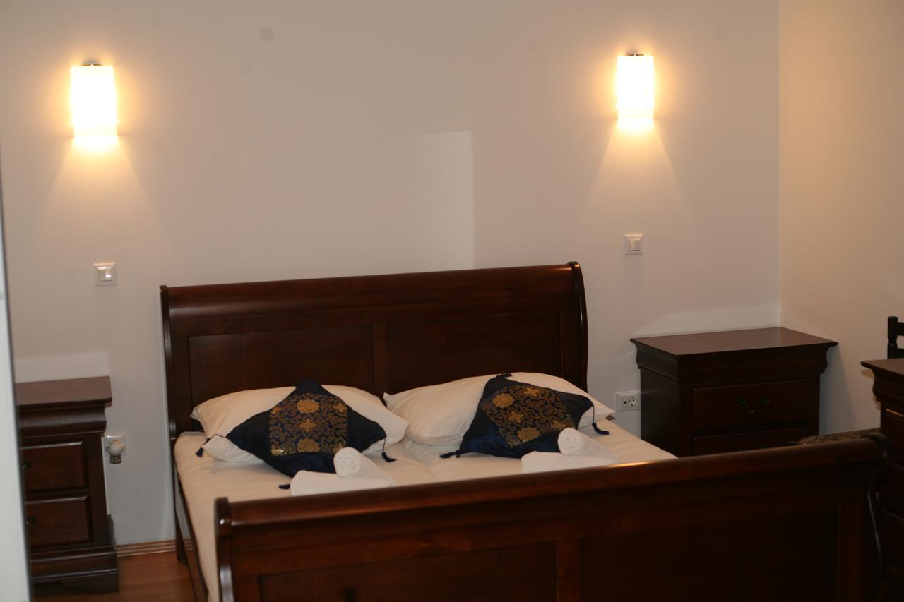Hotel Blue Frog à Hrvace Extérieur photo